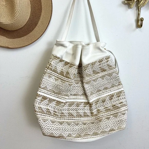 Estée Lauder Rattan vegan leather bucket bag - Picture 5 of 5